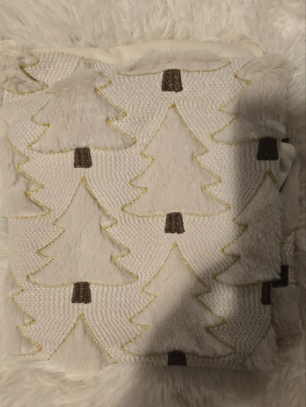 Holiday Tree Embroidered Decorative Throw Pillow Set. Cream with Gold Trim. NWT.